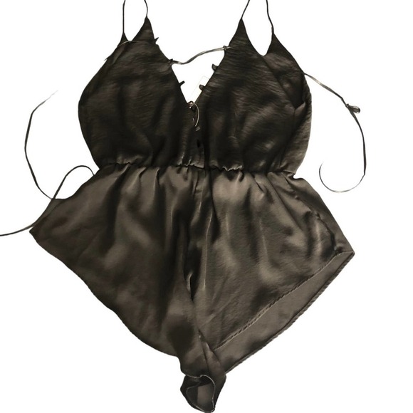 Asos Double V-neck Satin Chemise  Romper Size XSmall NWT - Picture 2 of 7